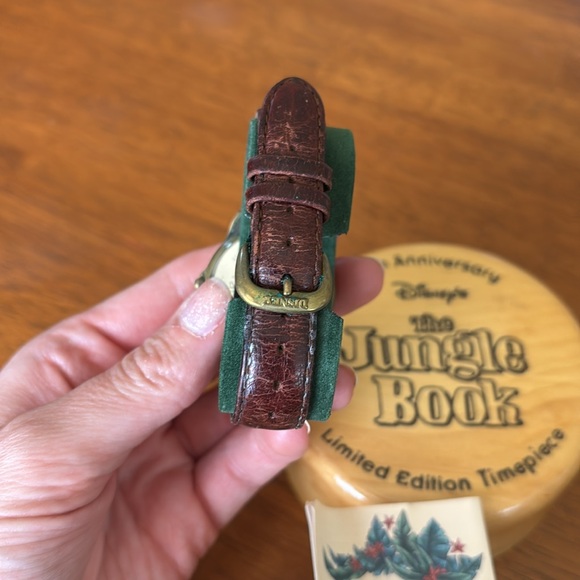 Limited edition 30th anniversary Jungle Book watch - Picture 3 of 4